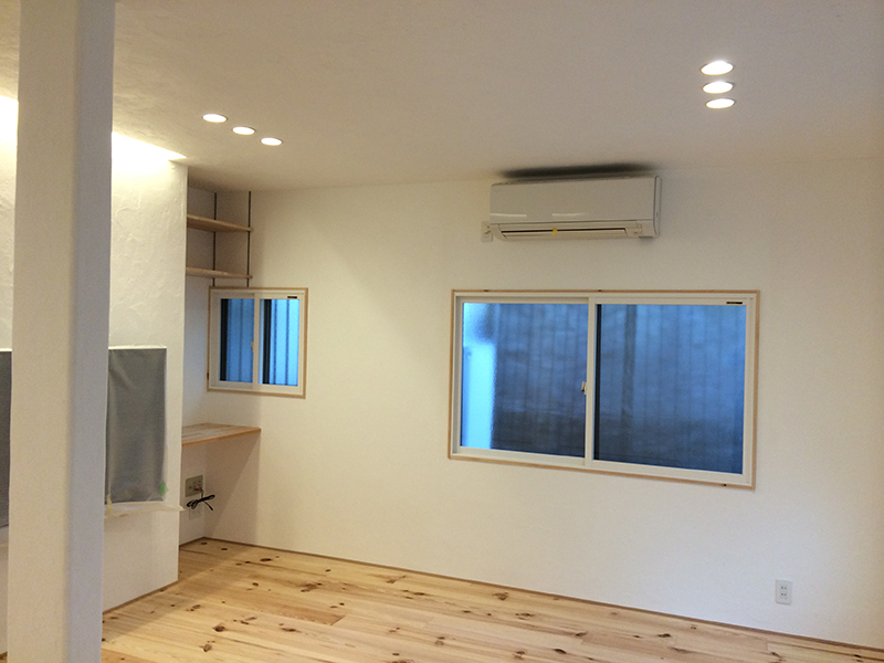 しっくいとパインの採材で調湿効果もばっちりです。